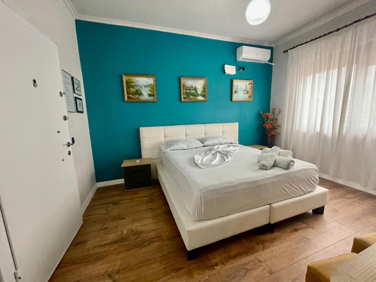 Central Room Private Entry And Bathroom تيرانا المظهر الخارجي الصورة
