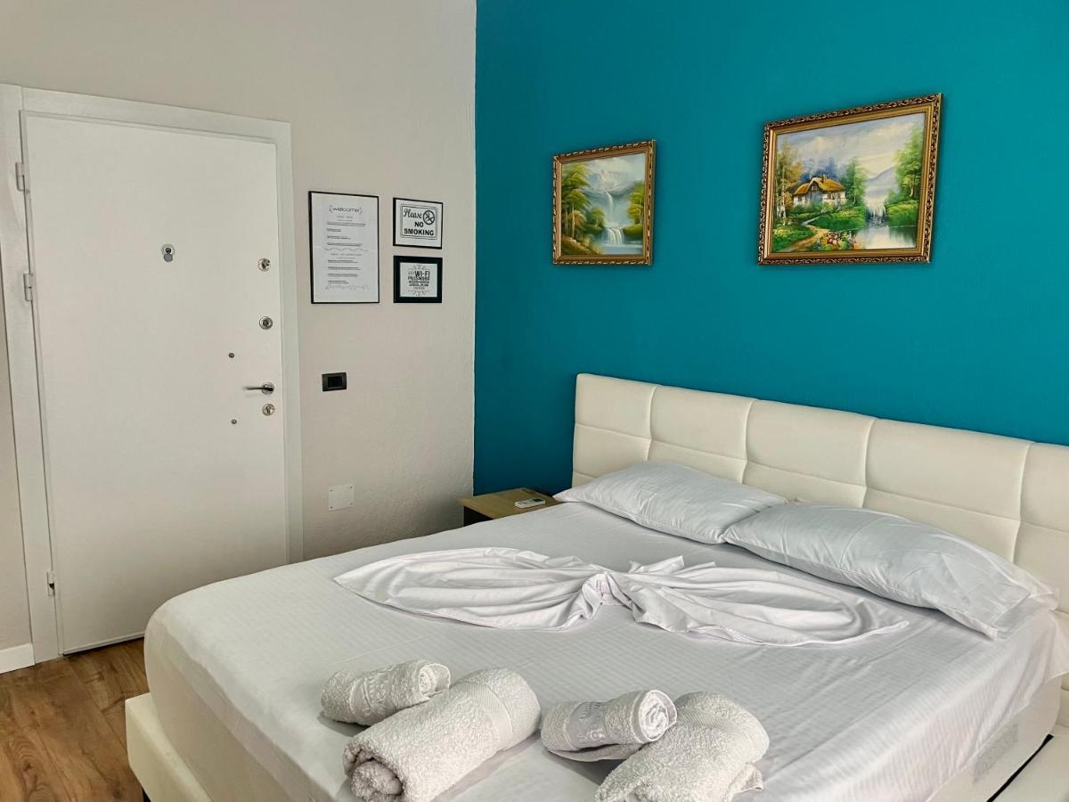 Central Room Private Entry And Bathroom تيرانا المظهر الخارجي الصورة