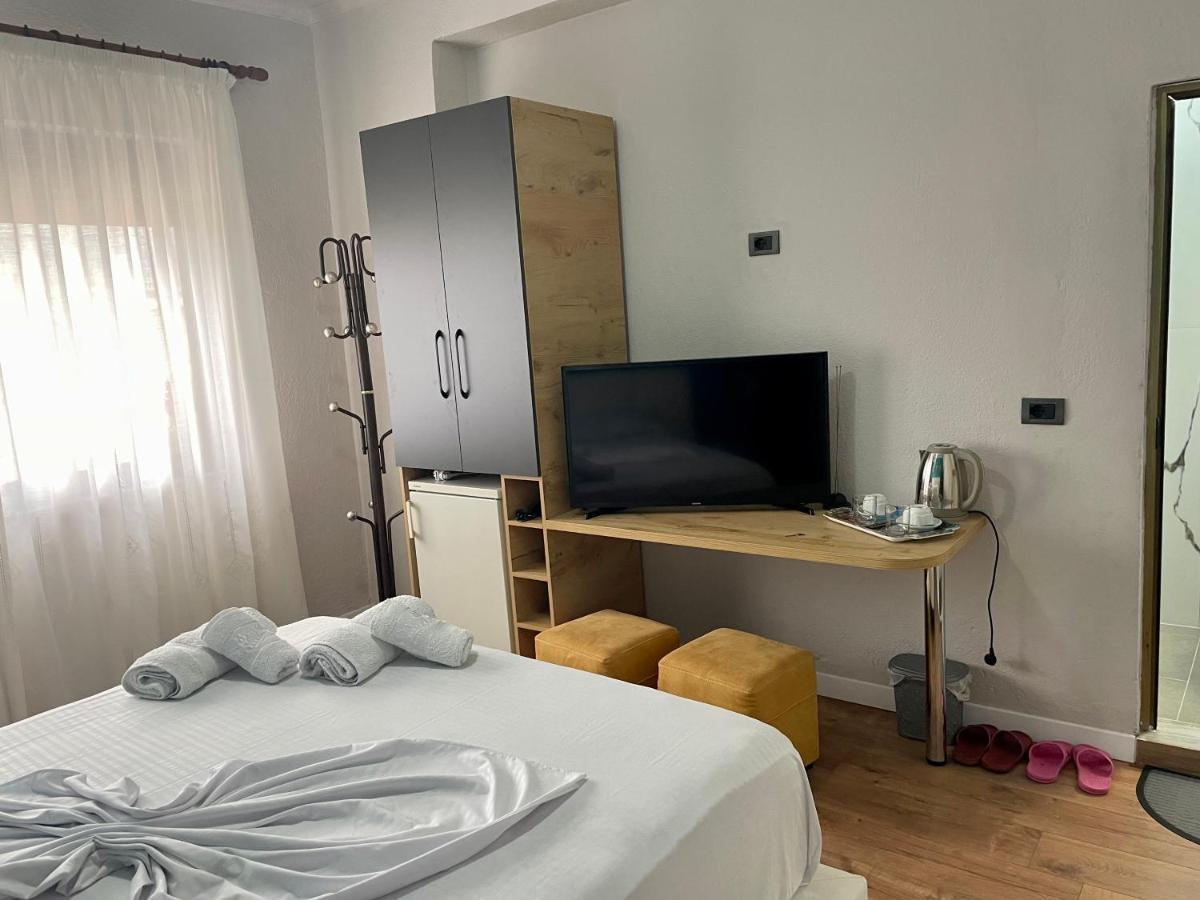 Central Room Private Entry And Bathroom تيرانا المظهر الخارجي الصورة